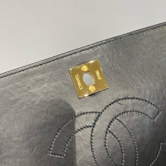 CHANEL Vintage Full Flap WOC Gold Hardware Black Lamp Leather - Picture 10 of 16